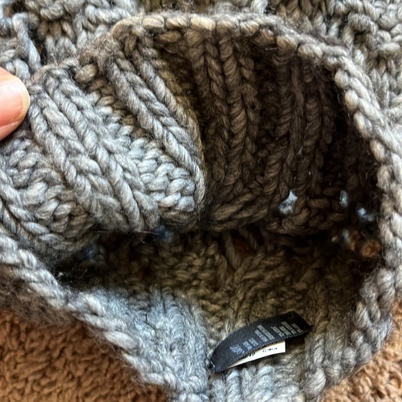 AEO Knit Beanie - Picture 2 of 3